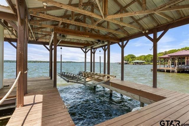 3522 S Island Drive, Chandler, TX 75758