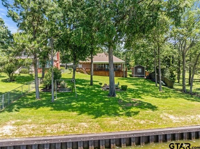 3522 S Island Drive, Chandler, TX 75758