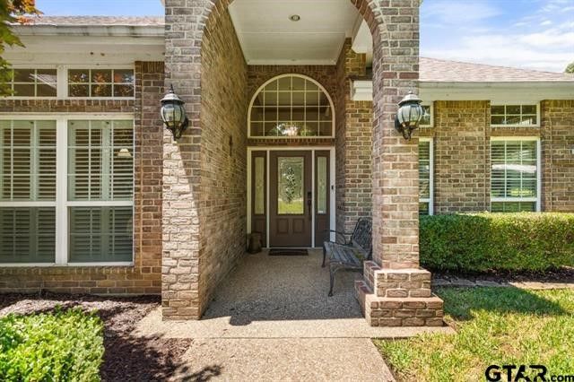3522 S Island Drive, Chandler, TX 75758