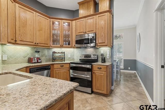 3522 S Island Drive, Chandler, TX 75758