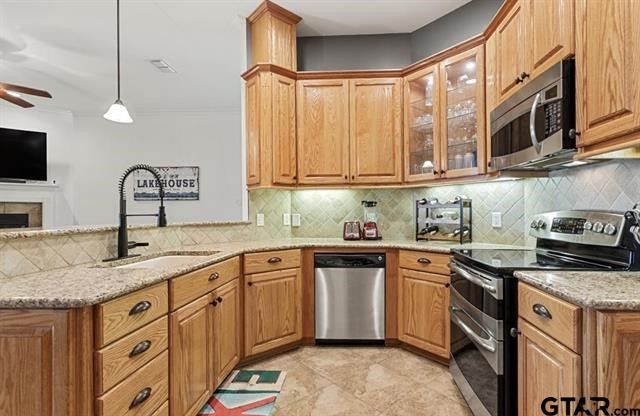 3522 S Island Drive, Chandler, TX 75758