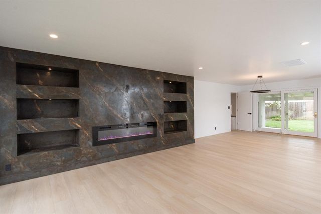 606 Hartley Dr, Modesto, CA 95356