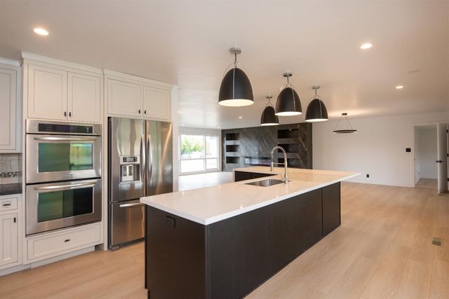 606 Hartley Dr, Modesto, CA 95356