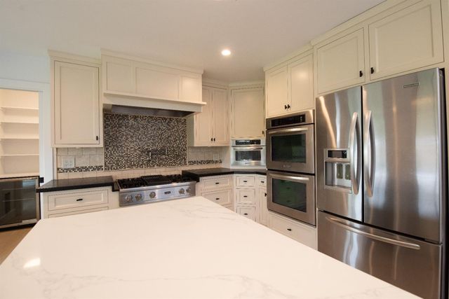 606 Hartley Dr, Modesto, CA 95356