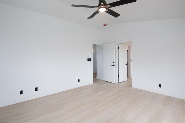 606 Hartley Dr, Modesto, CA 95356