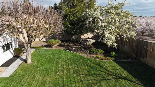 606 Hartley Dr, Modesto, CA 95356