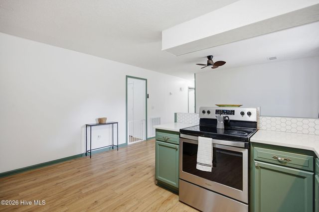 329 Cathay Road, Wilmington, NC 28412