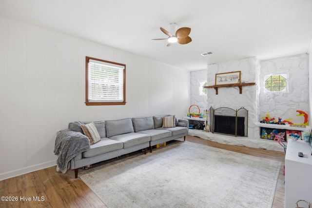 329 Cathay Road, Wilmington, NC 28412