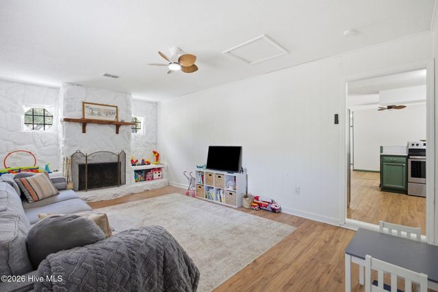 329 Cathay Road, Wilmington, NC 28412
