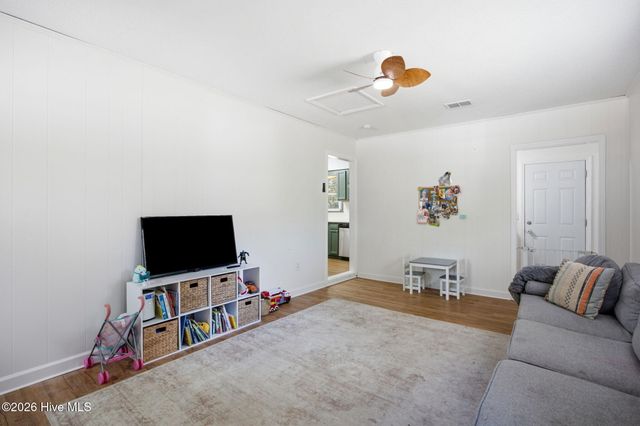 329 Cathay Road, Wilmington, NC 28412