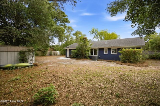 329 Cathay Road, Wilmington, NC 28412