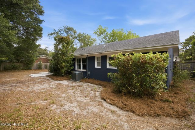 329 Cathay Road, Wilmington, NC 28412