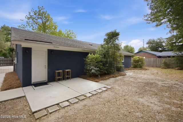 329 Cathay Road, Wilmington, NC 28412