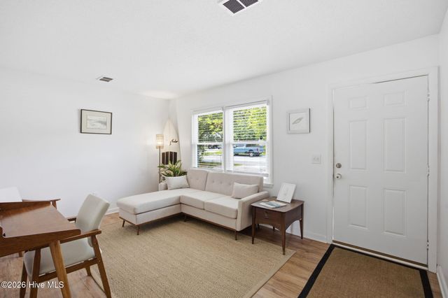 329 Cathay Road, Wilmington, NC 28412