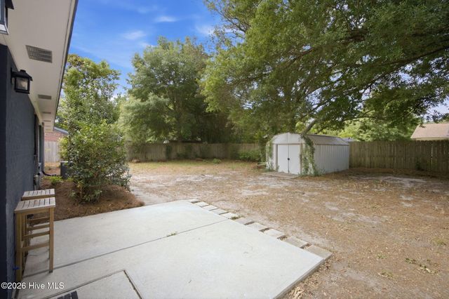 329 Cathay Road, Wilmington, NC 28412