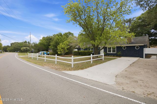 329 Cathay Road, Wilmington, NC 28412