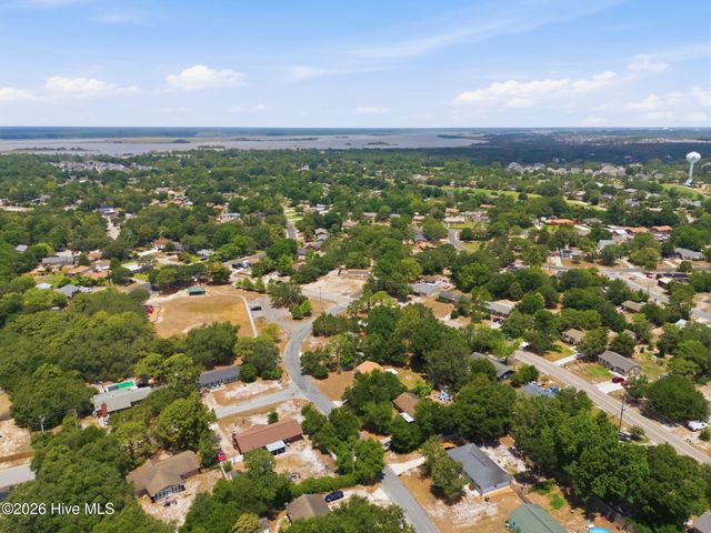 329 Cathay Road, Wilmington, NC 28412