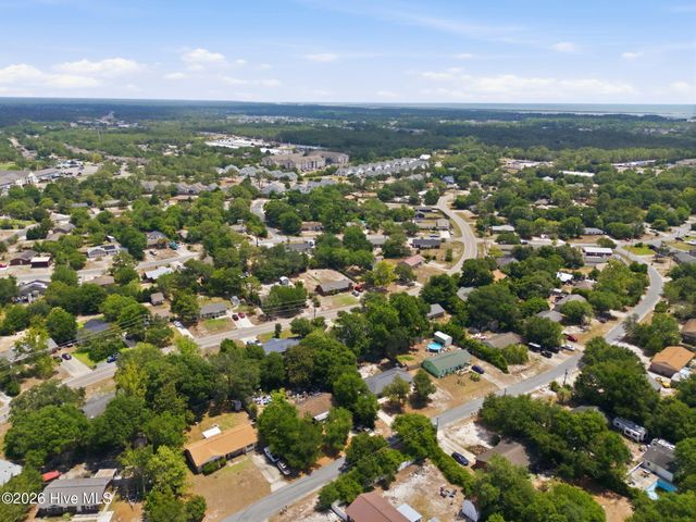 329 Cathay Road, Wilmington, NC 28412