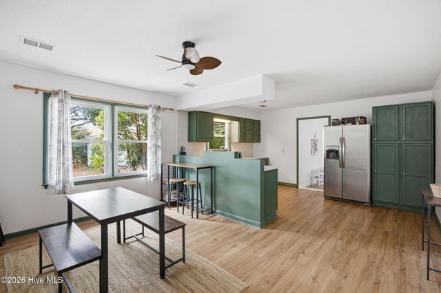 329 Cathay Road, Wilmington, NC 28412