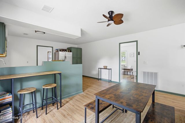 329 Cathay Road, Wilmington, NC 28412