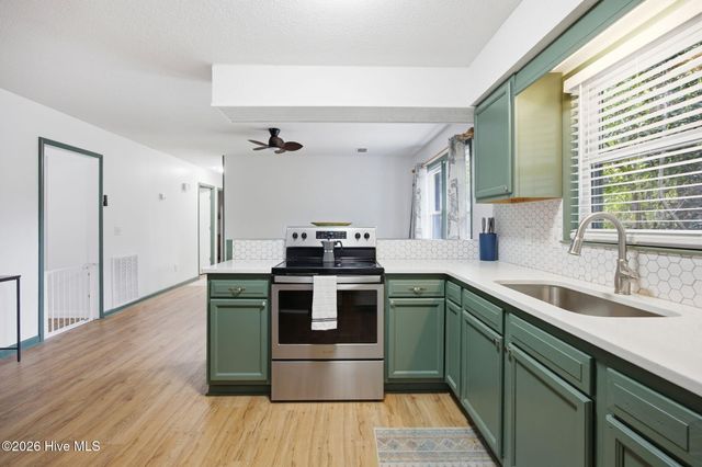 329 Cathay Road, Wilmington, NC 28412