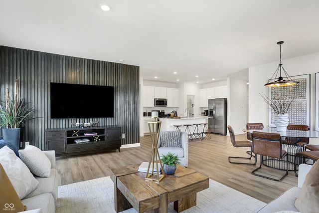 15562 Alperton Road, Fishers, IN 46037