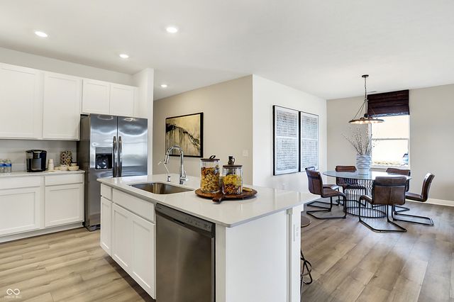 15562 Alperton Road, Fishers, IN 46037