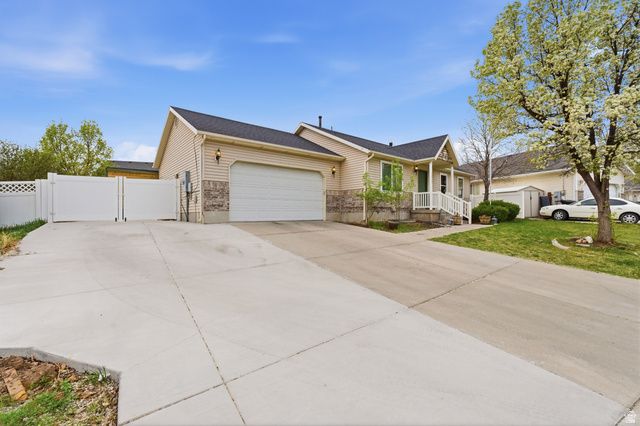 1216 E LOAFER VIEW DR, Payson, UT 84651