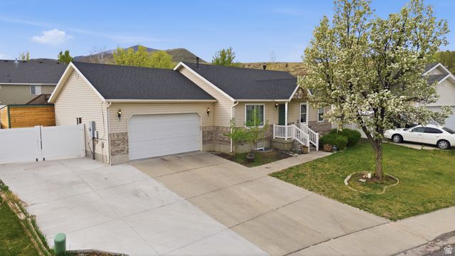 1216 E LOAFER VIEW DR, Payson, UT 84651