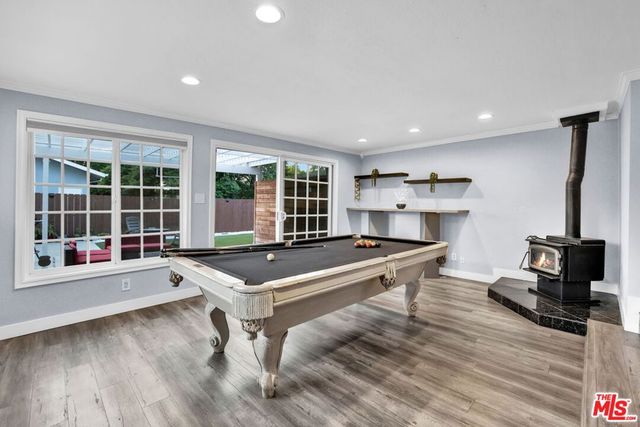 8345 White Oak Avenue, Los Angeles, CA 91325