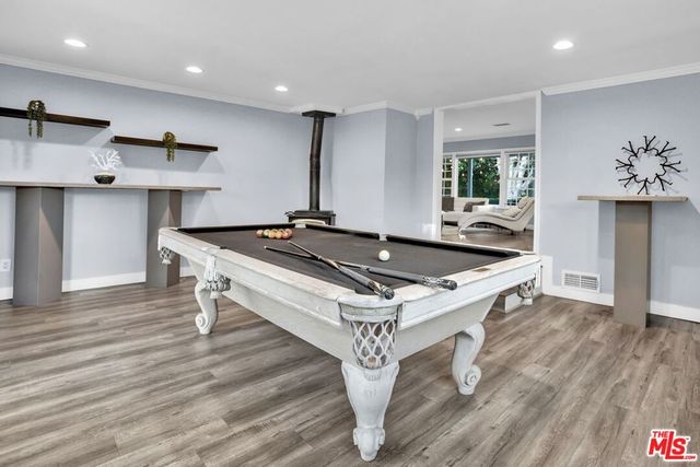 8345 White Oak Avenue, Los Angeles, CA 91325