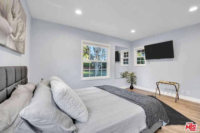 8345 White Oak Avenue, Los Angeles, CA 91325