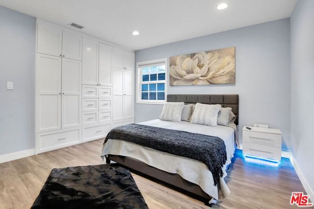 8345 White Oak Avenue, Los Angeles, CA 91325