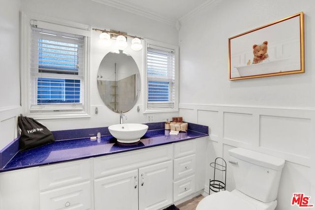 8345 White Oak Avenue, Los Angeles, CA 91325
