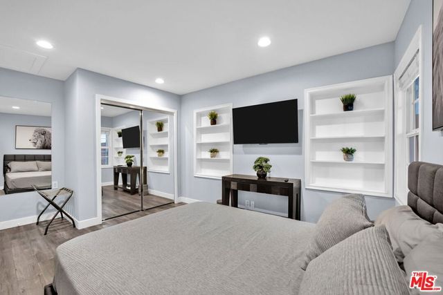 8345 White Oak Avenue, Los Angeles, CA 91325