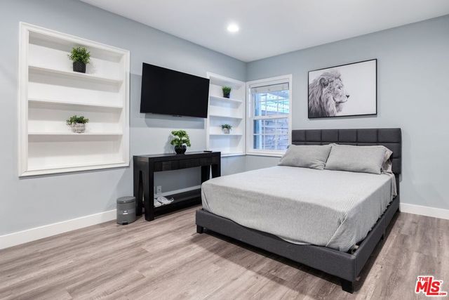8345 White Oak Avenue, Los Angeles, CA 91325