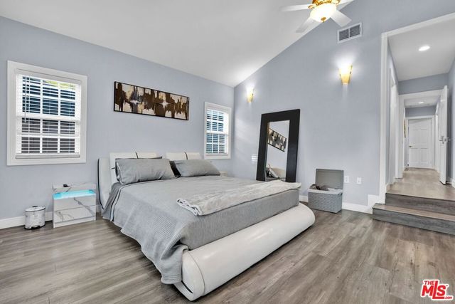 8345 White Oak Avenue, Los Angeles, CA 91325
