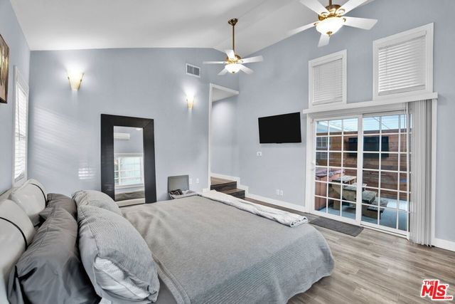 8345 White Oak Avenue, Los Angeles, CA 91325