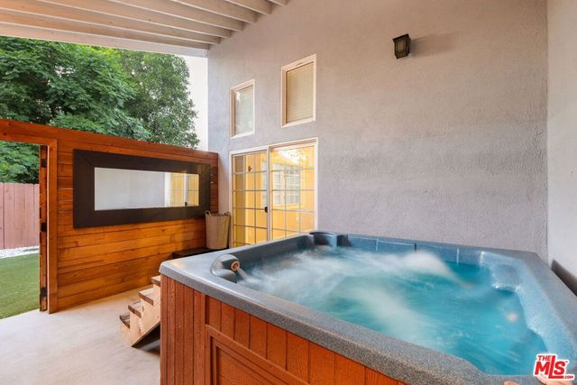 8345 White Oak Avenue, Los Angeles, CA 91325