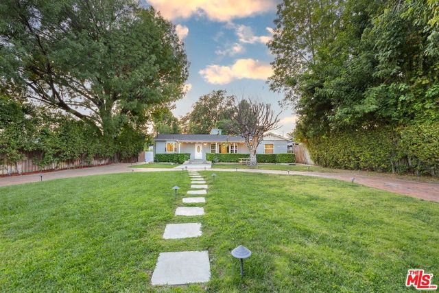 8345 White Oak Avenue, Los Angeles, CA 91325