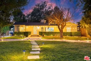 8345 White Oak Avenue, Los Angeles, CA 91325