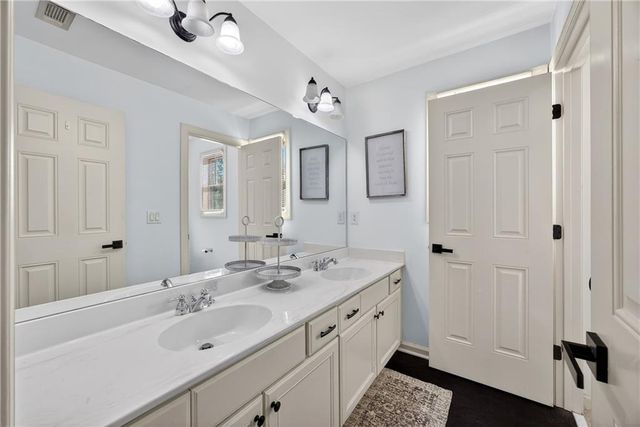 6025 Golf View Crossing, Locust Grove, GA 30248