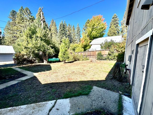 1677 2nd St, Arnold, CA 95223