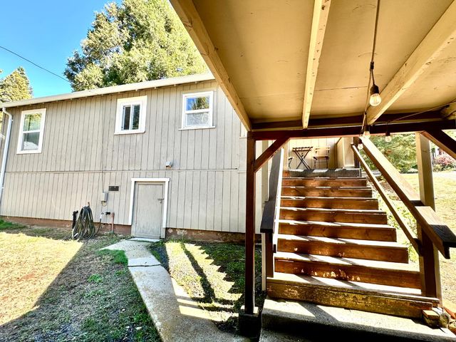 1677 2nd St, Arnold, CA 95223