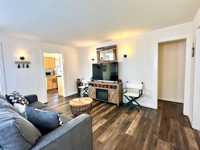 1677 2nd St, Arnold, CA 95223