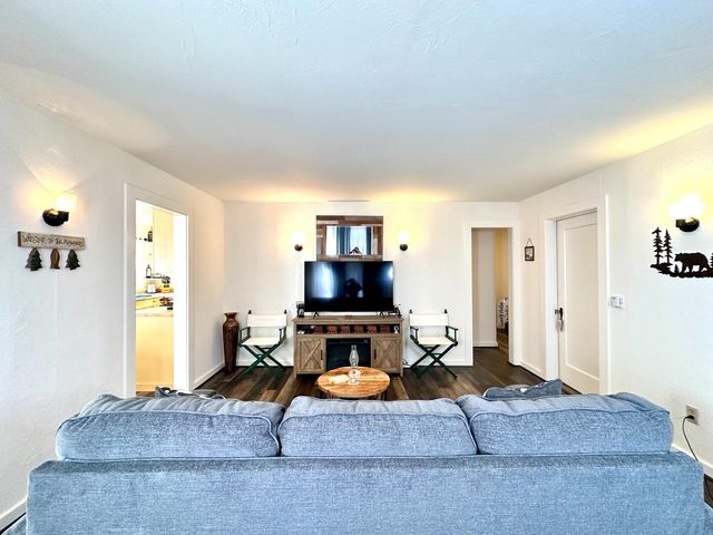 1677 2nd St, Arnold, CA 95223