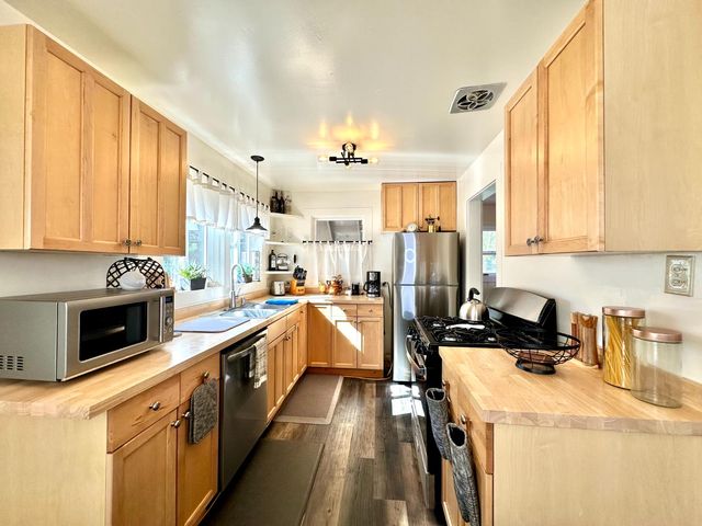 1677 2nd St, Arnold, CA 95223