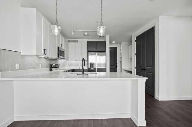 1100 N Zang Boulevard 316, Dallas, TX 75203
