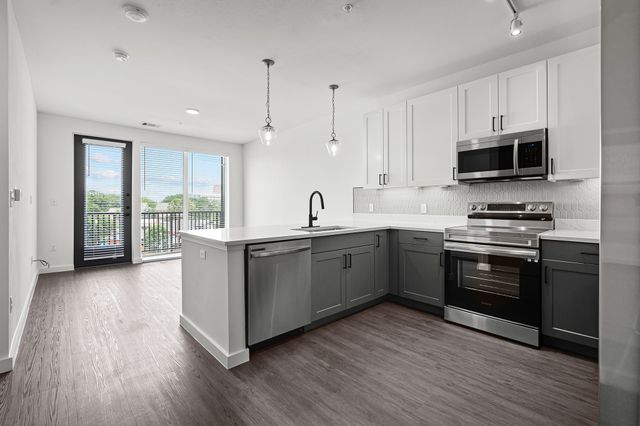 1100 N Zang Boulevard 316, Dallas, TX 75203