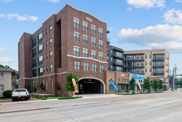 1100 N Zang Boulevard 316, Dallas, TX 75203